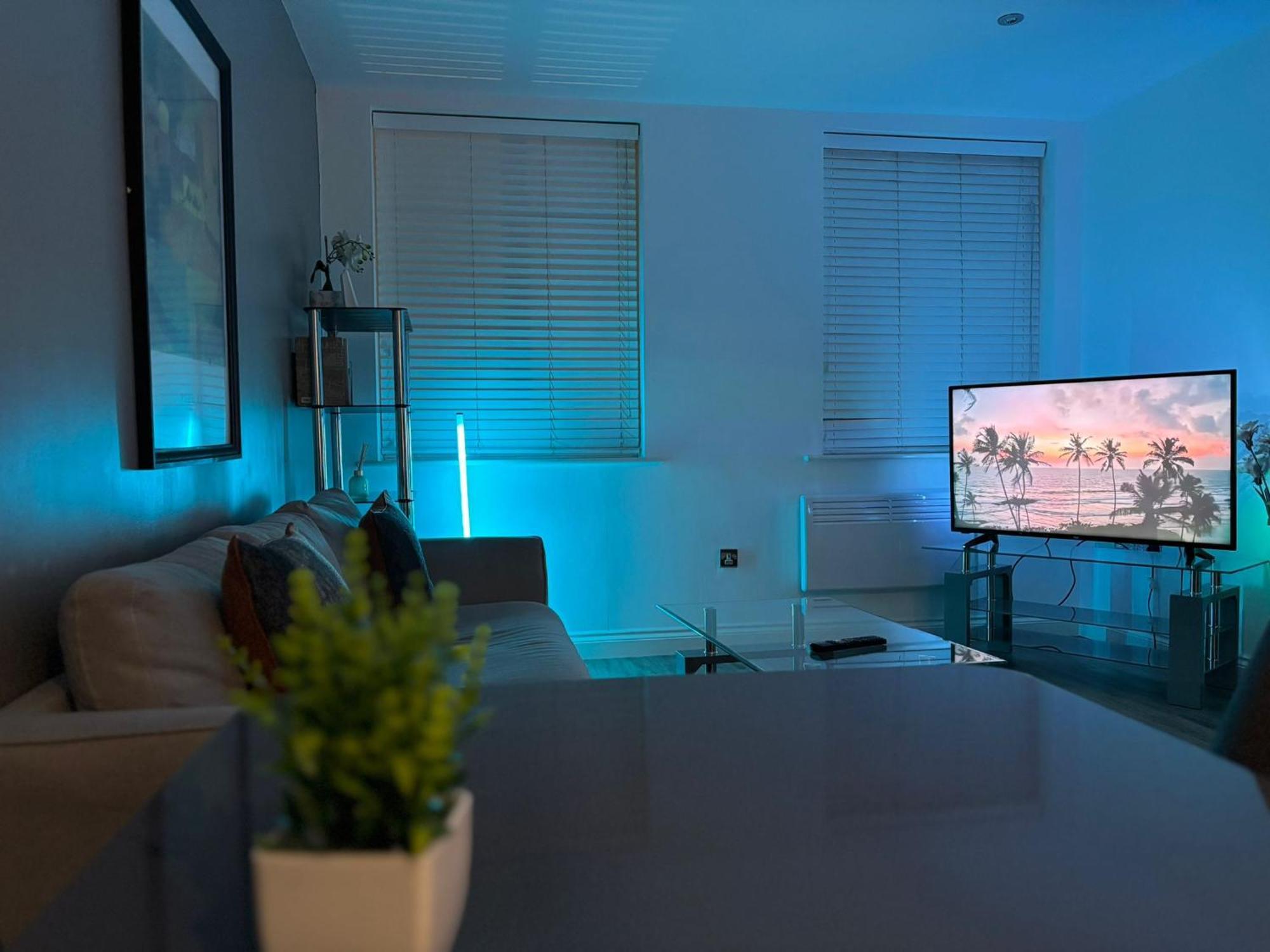 24-7 Secured City Centre Apartments With Free Underground Parking And Wifi Birmingham Bagian luar foto