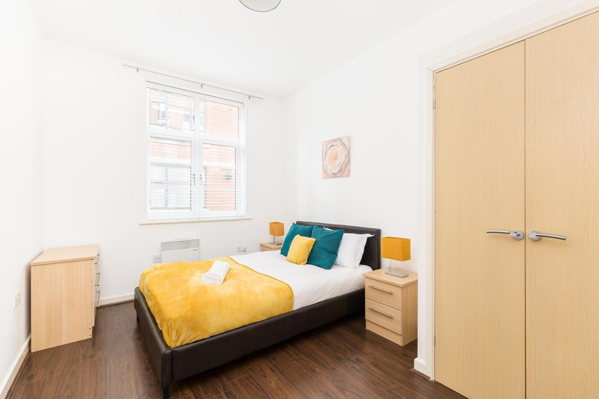 24-7 Secured City Centre Apartments With Free Underground Parking And Wifi Birmingham Bagian luar foto