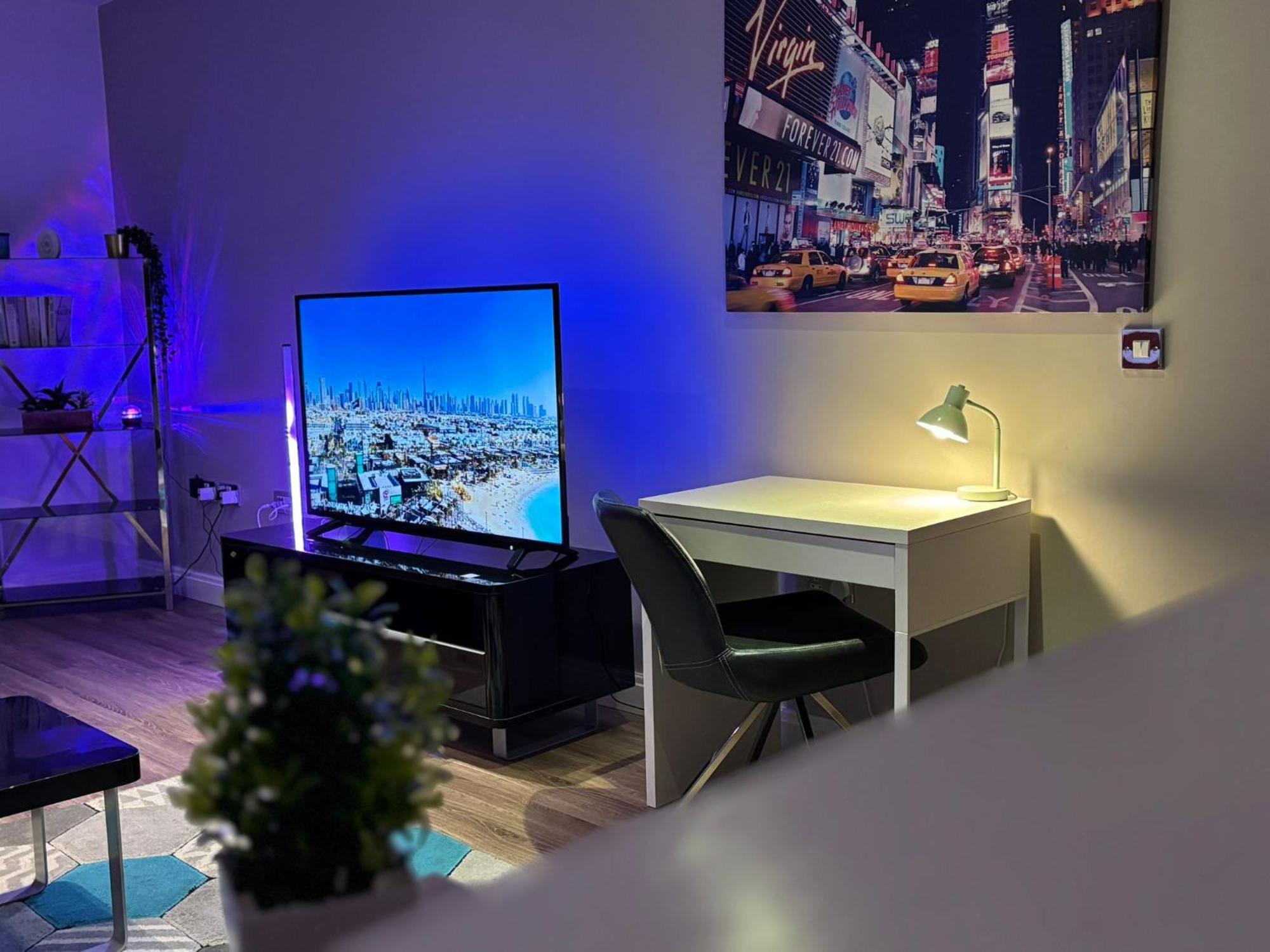 24-7 Secured City Centre Apartments With Free Underground Parking And Wifi Birmingham Bagian luar foto