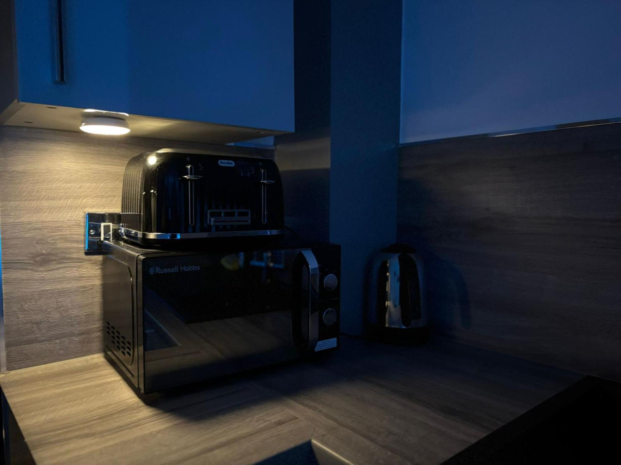 24-7 Secured City Centre Apartments With Free Underground Parking And Wifi Birmingham Bagian luar foto
