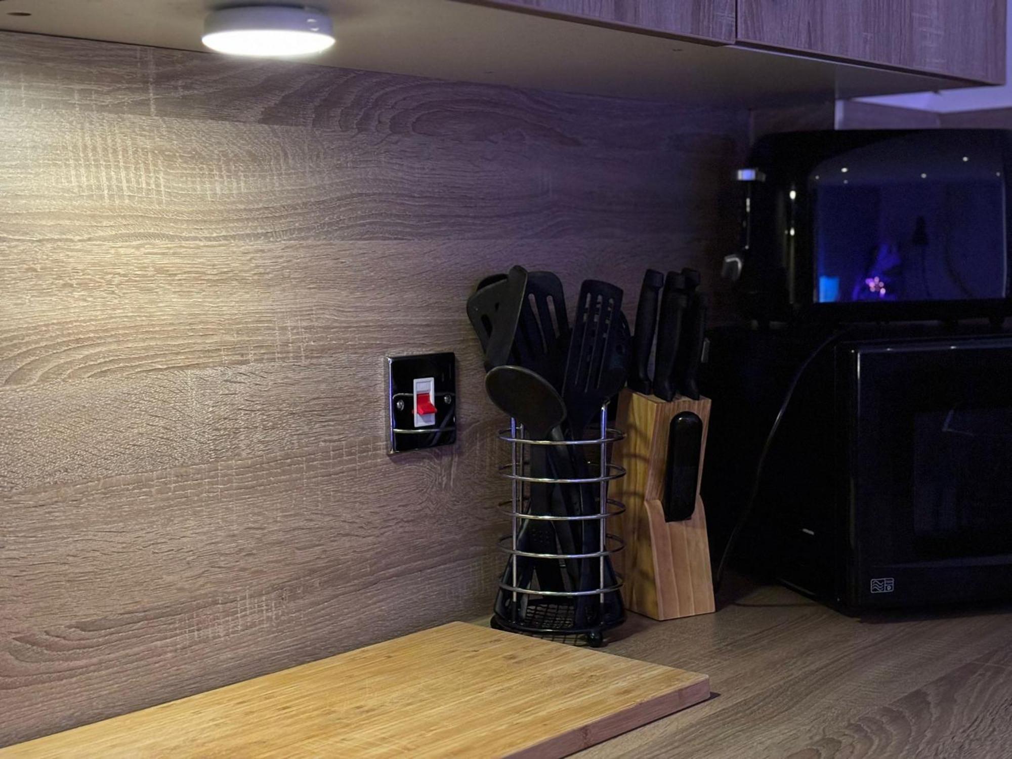 24-7 Secured City Centre Apartments With Free Underground Parking And Wifi Birmingham Bagian luar foto