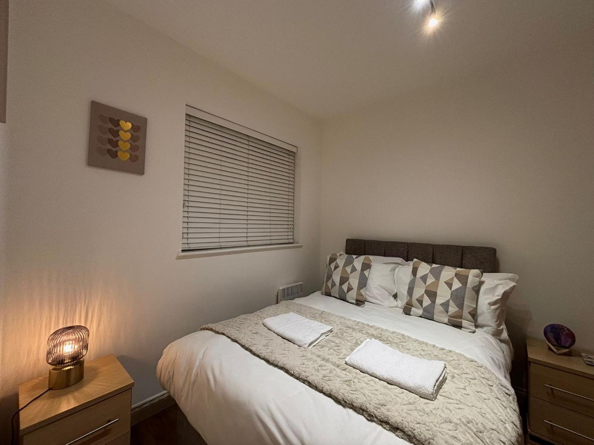 24-7 Secured City Centre Apartments With Free Underground Parking And Wifi Birmingham Bagian luar foto