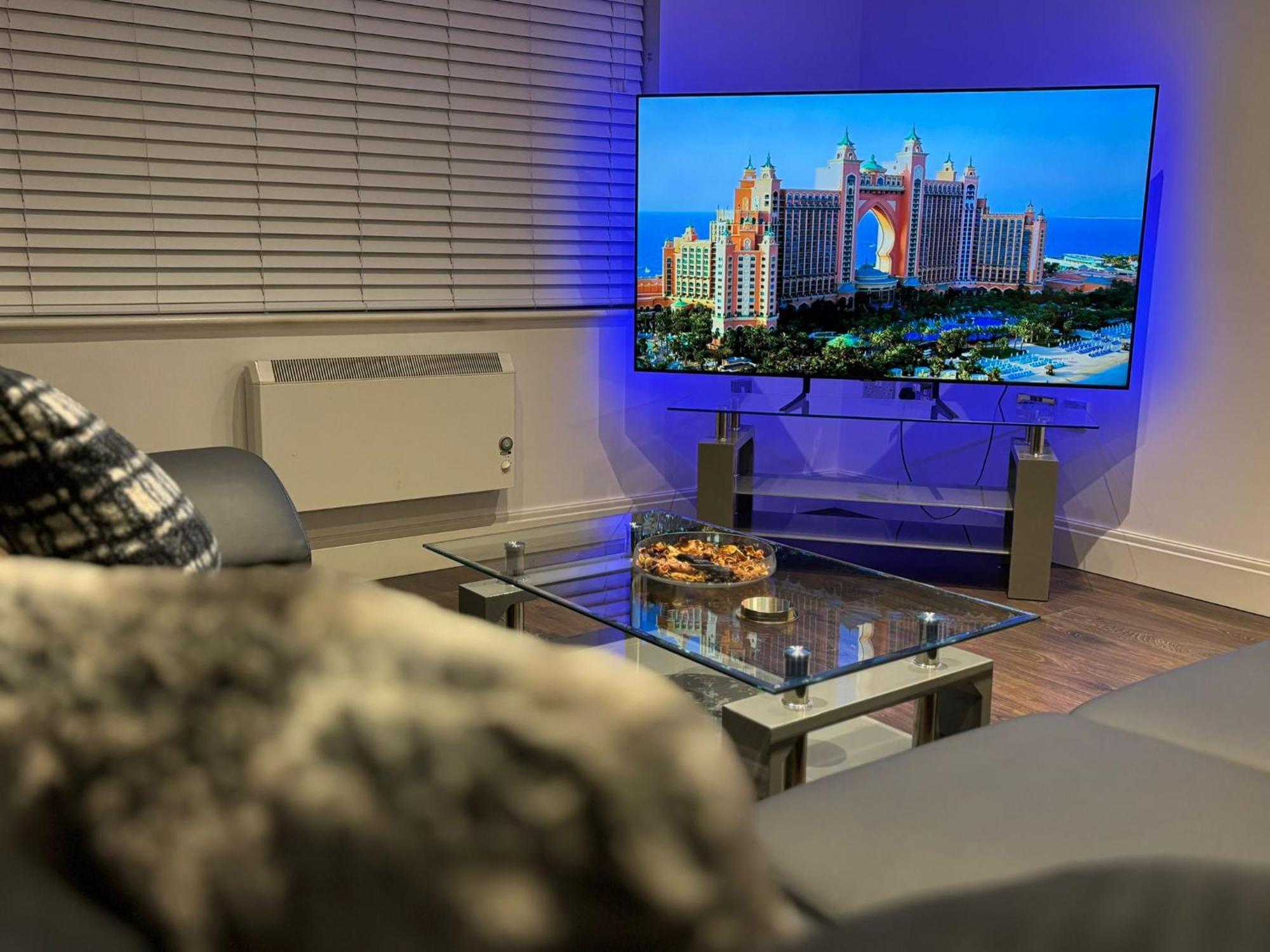 24-7 Secured City Centre Apartments With Free Underground Parking And Wifi Birmingham Bagian luar foto