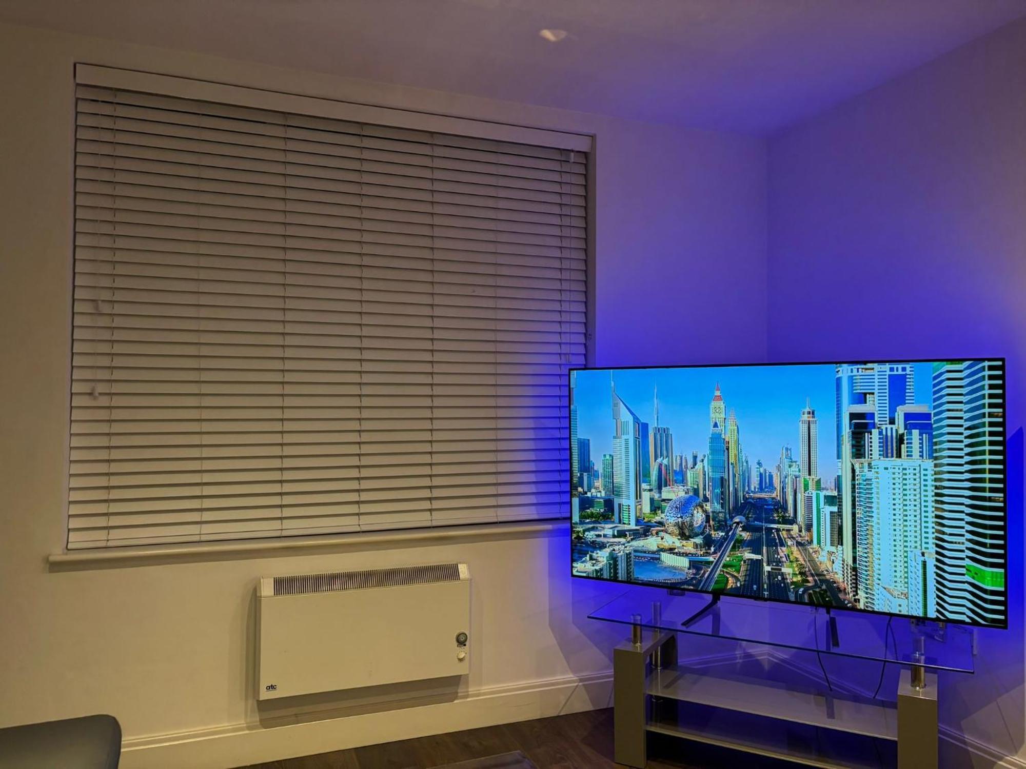 24-7 Secured City Centre Apartments With Free Underground Parking And Wifi Birmingham Bagian luar foto