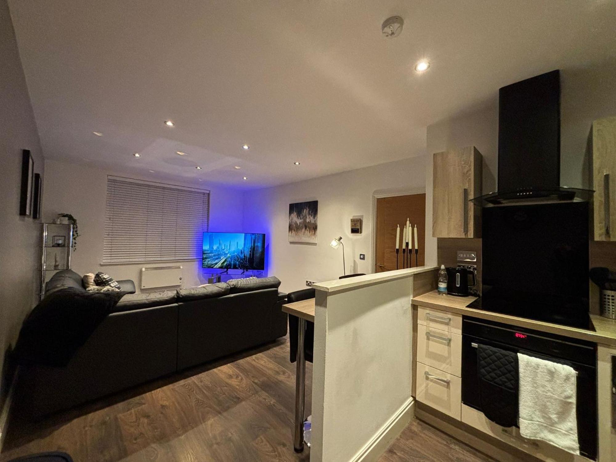 24-7 Secured City Centre Apartments With Free Underground Parking And Wifi Birmingham Bagian luar foto