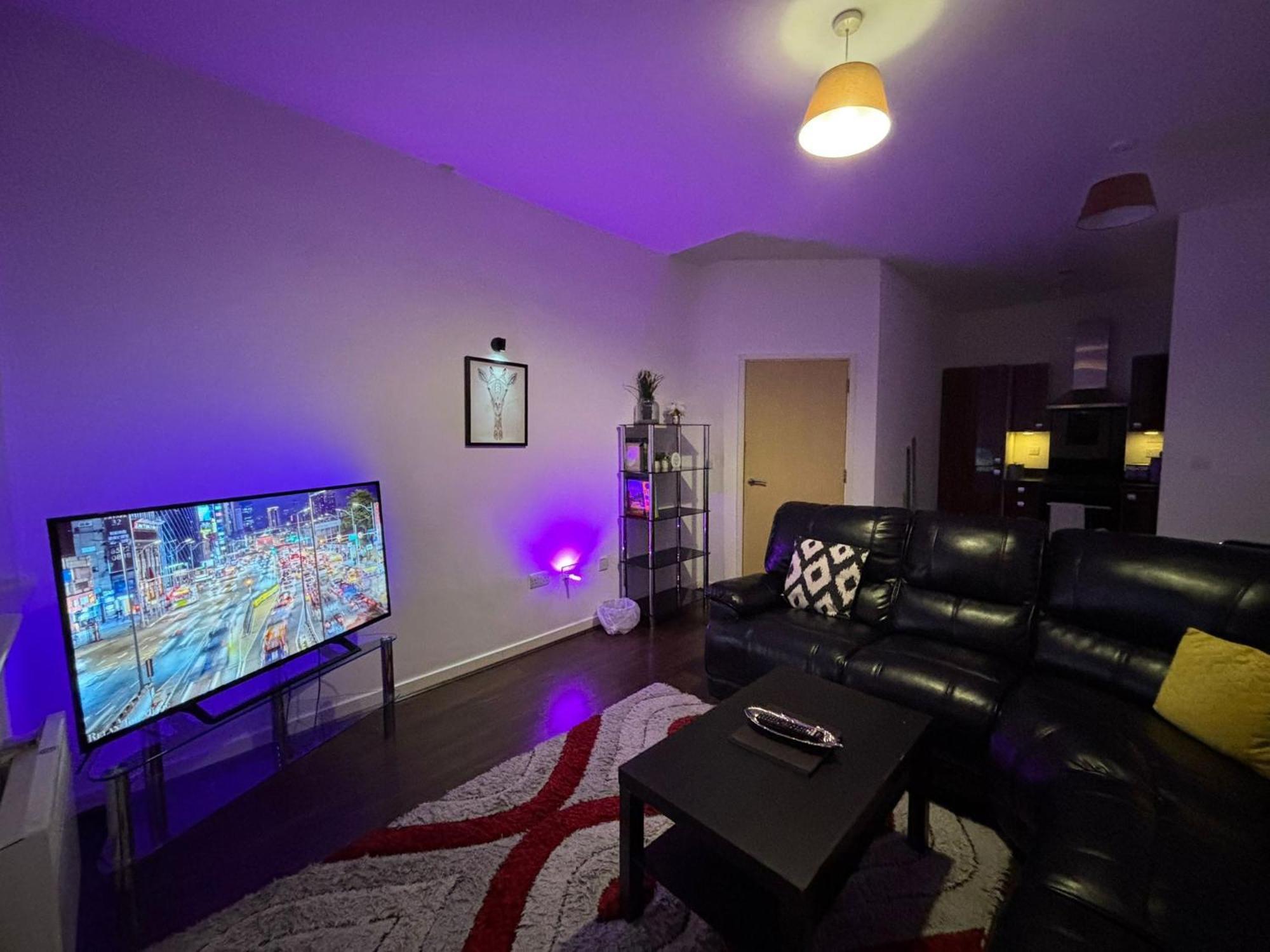24-7 Secured City Centre Apartments With Free Underground Parking And Wifi Birmingham Bagian luar foto