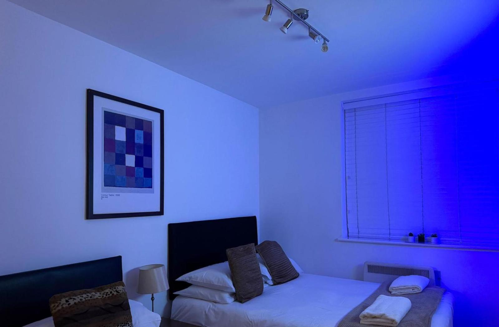 24-7 Secured City Centre Apartments With Free Underground Parking And Wifi Birmingham Bagian luar foto