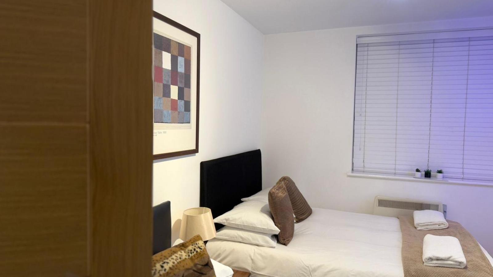 24-7 Secured City Centre Apartments With Free Underground Parking And Wifi Birmingham Bagian luar foto
