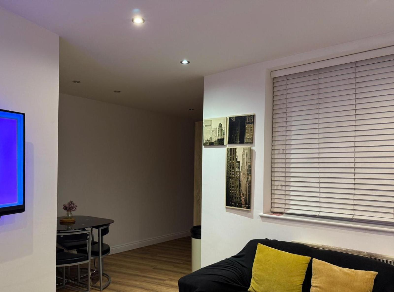 24-7 Secured City Centre Apartments With Free Underground Parking And Wifi Birmingham Bagian luar foto