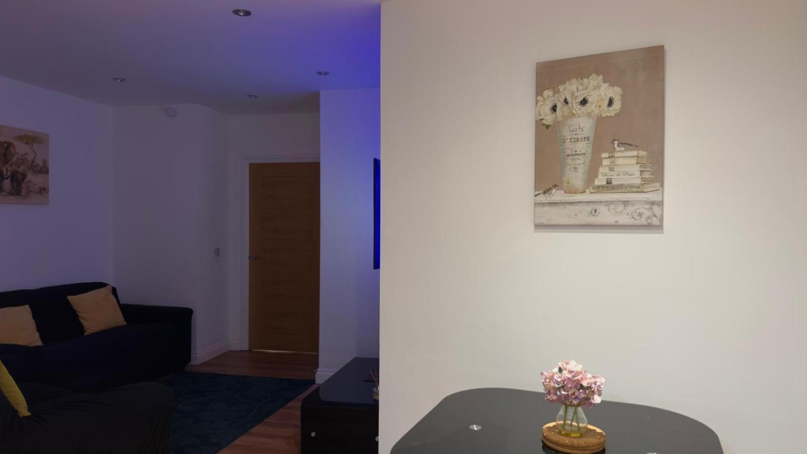 24-7 Secured City Centre Apartments With Free Underground Parking And Wifi Birmingham Bagian luar foto
