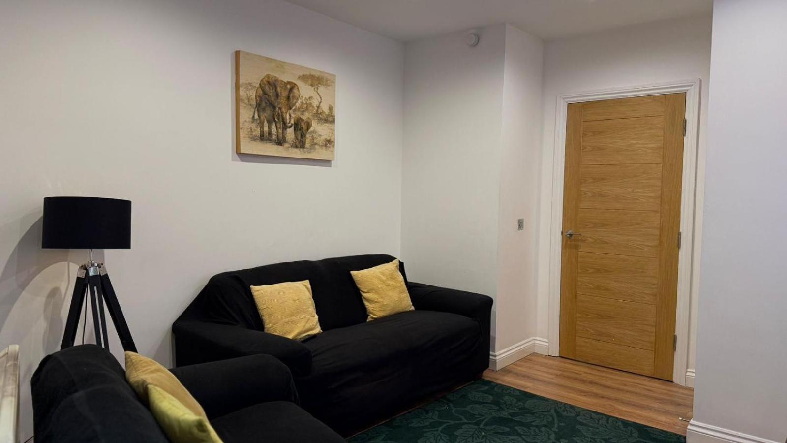 24-7 Secured City Centre Apartments With Free Underground Parking And Wifi Birmingham Bagian luar foto